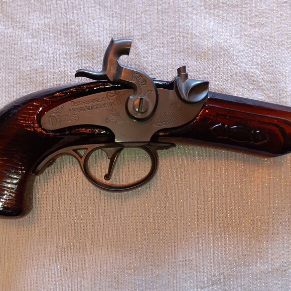 Vintage Derringer Philadelpia Pistol Gun Wild Country After Shave Bottle Full - Picture 1 of 3